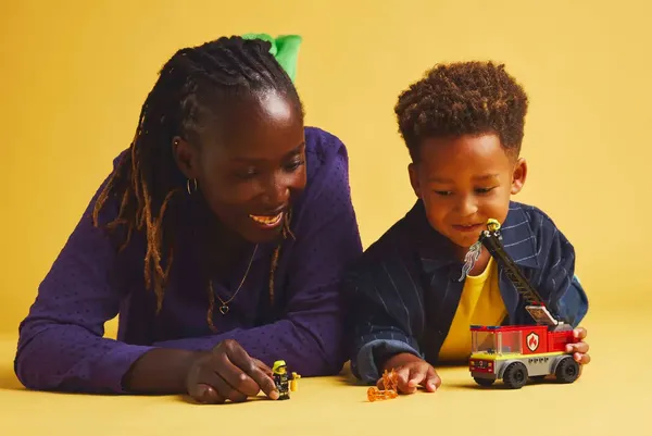 Изображение товара Конструктор Lego City Пожарная машина с лестницей 60463