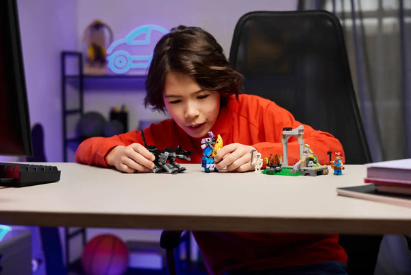 Изображение товара Конструктор Lego Fortnite Лагерь Пили и Спаркплаг 77075