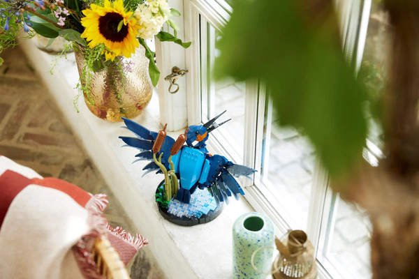 Изображение товара Конструктор Lego Icons Зимородок / 10331