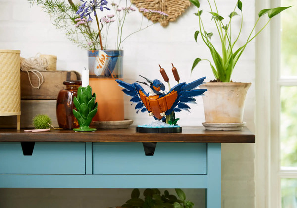 Изображение товара Конструктор Lego Icons Зимородок / 10331