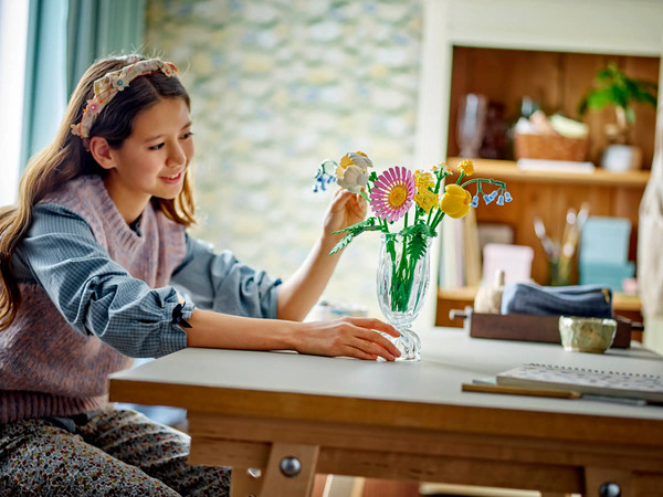 Изображение товара Конструктор Lego Icons Маленький солнечный букет / 10347