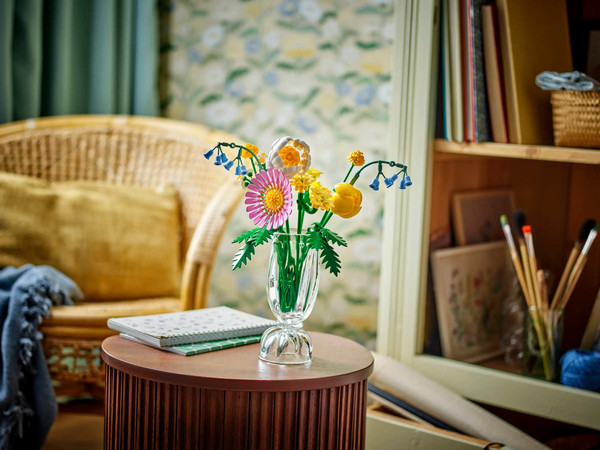 Изображение товара Конструктор Lego Icons Маленький солнечный букет / 10347