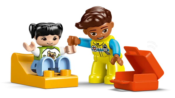 Изображение товара Конструктор Lego Duplo Скорая помощь и водитель / 10447
