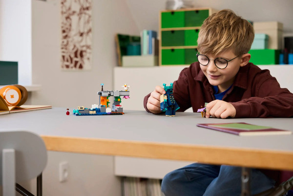 Изображение товара Конструктор Lego Minecraft Встреча с надзирателем / 21274