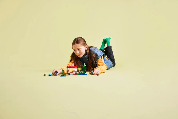 Изображение товара Конструктор Lego Minecraft Дом в джунглях из TNT / 21275