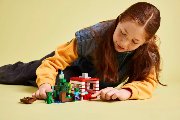 Изображение товара Конструктор Lego Minecraft Дом в джунглях из TNT / 21275