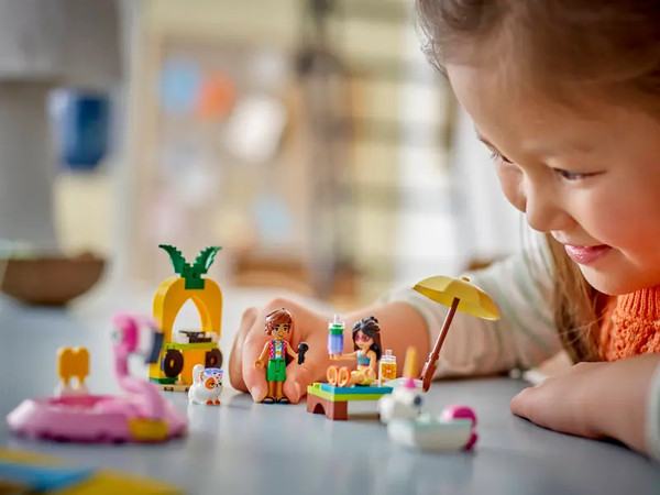 Изображение товара Конструктор Lego Friends Вечеринка у бассейна с единорогами и фламинго / 42658
