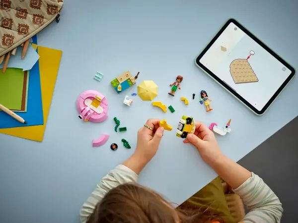 Изображение товара Конструктор Lego Friends Вечеринка у бассейна с единорогами и фламинго / 42658