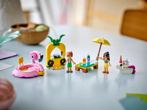 Изображение товара Конструктор Lego Friends Вечеринка у бассейна с единорогами и фламинго / 42658