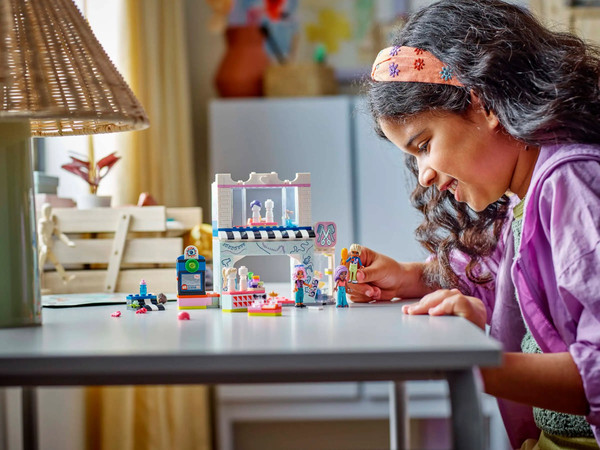 Изображение товара Конструктор Lego Friends Парикмахерская и магазин аксессуаров / 42662
