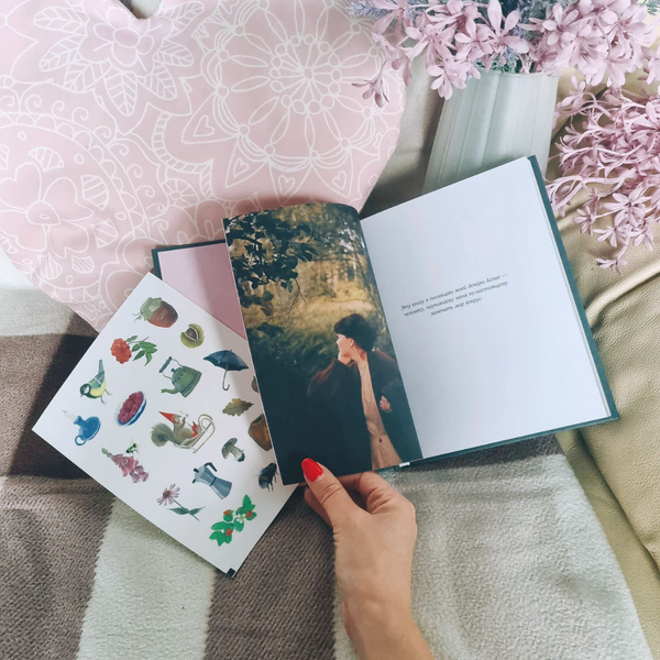 Изображение товара Книга Бомбора Год простых чудес. Найти опору и вдохновение (Гладких А., 9785042013638)