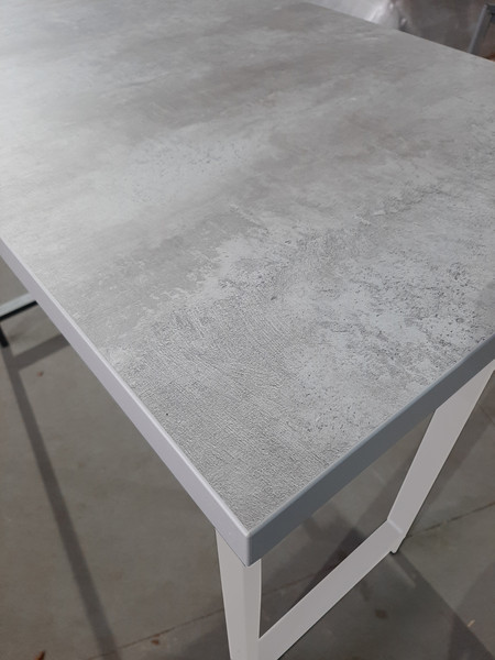 Изображение товара Консольный столик Древпром ДП1-02-04 120x50x88 М94 (бетон метрополитан/белый матовый)