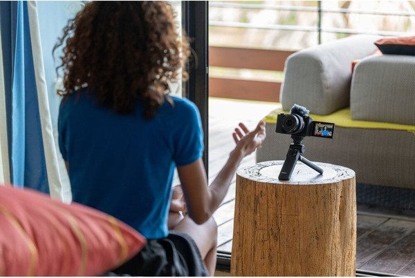 Изображение товара Беззеркальный фотоаппарат Sony ZV-E10 Kit + 16-50 II / ZVE10KB (черный)