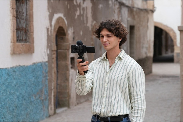 Изображение товара Беззеркальный фотоаппарат Sony ZV-E10 Kit + 16-50 II / ZVE10KB (черный)