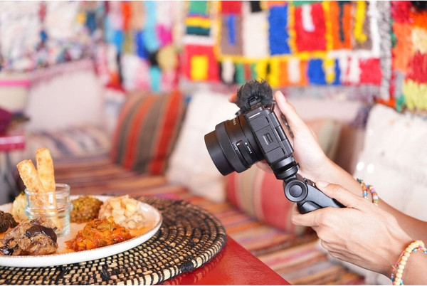 Изображение товара Беззеркальный фотоаппарат Sony ZV-E10 Kit + 16-50 II / ZVE10KB (черный)