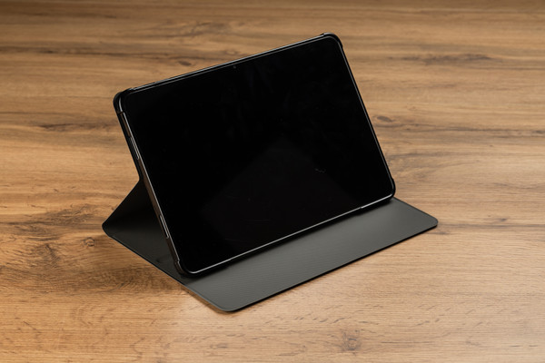 Изображение товара Планшет Horizont H-Tab 1+ 8GB/128GB LTE с чехлом, клавиатурой и стилусом (серебристый)