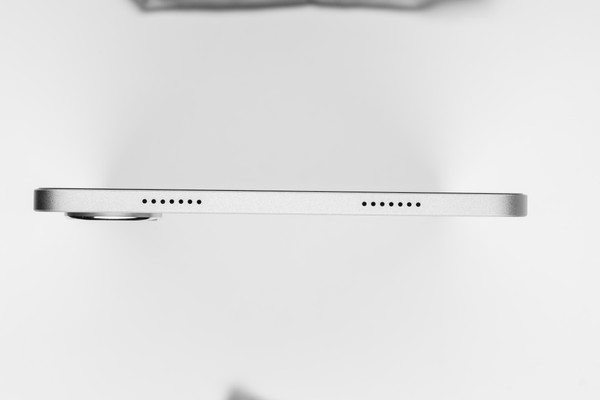 Изображение товара Планшет Horizont H-Tab 1+ 8GB/128GB LTE с чехлом, клавиатурой и стилусом (серебристый)