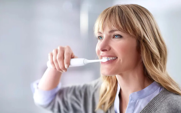 Изображение товара Электрическая зубная щетка Philips HX6857/28