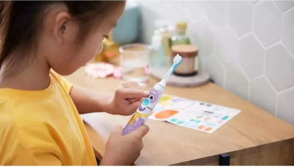 Изображение товара Детская электрическая зубная щетка Philips HX3601/01