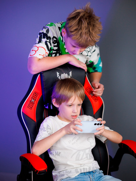 Изображение товара Кресло геймерское Floky Nexus (черный/красный)