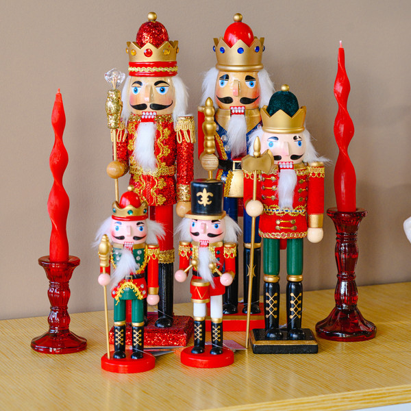 Изображение товара Статуэтка Gisela Graham Nutcrackers Щелкунчик с посохом / 34192