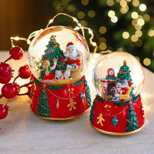 Изображение товара Снежный шар Fitz and Floyd The Carillon Снежный шар: Санта у камина / 1025427
