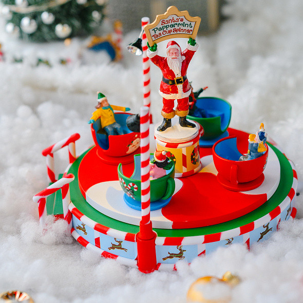 Изображение товара Световая фигурка Lemax Carnival Аттракцион Чашки мятного чая / 54446