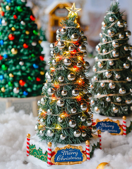 Изображение товара Световая фигурка Lemax Новая грандиозная елка / 84350