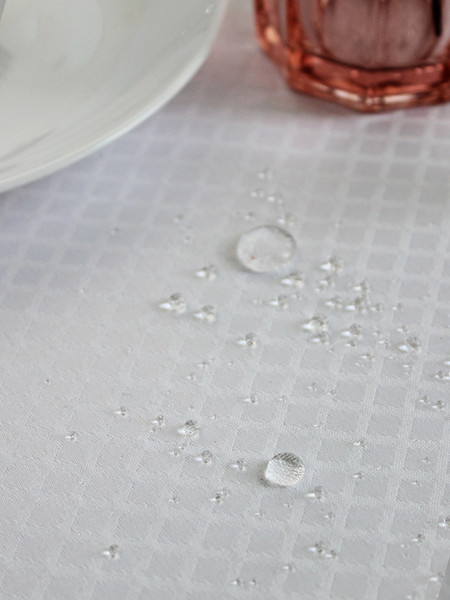 Изображение товара Скатерть Моготекс Рис.2304/010101 (110x150, белый ромб)