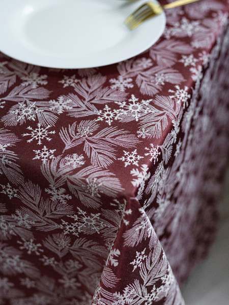Изображение товара Скатерть Моготекс Красные морозные ветки 02ШС8-14-КВ рис.2634/010101 (220x150)