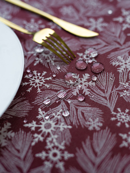 Изображение товара Скатерть Моготекс Красные морозные ветки 02ШС8-14-КВ рис.2634/010101 (220x150)