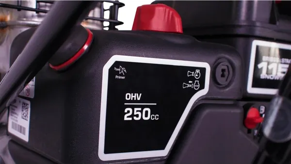 Изображение товара Снегоуборщик бензиновый Champion ST761BS