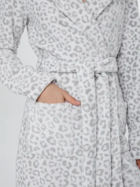 Изображение товара Халат Mark Formelle 552278 (р.164/170-92-98, леопард на белом)