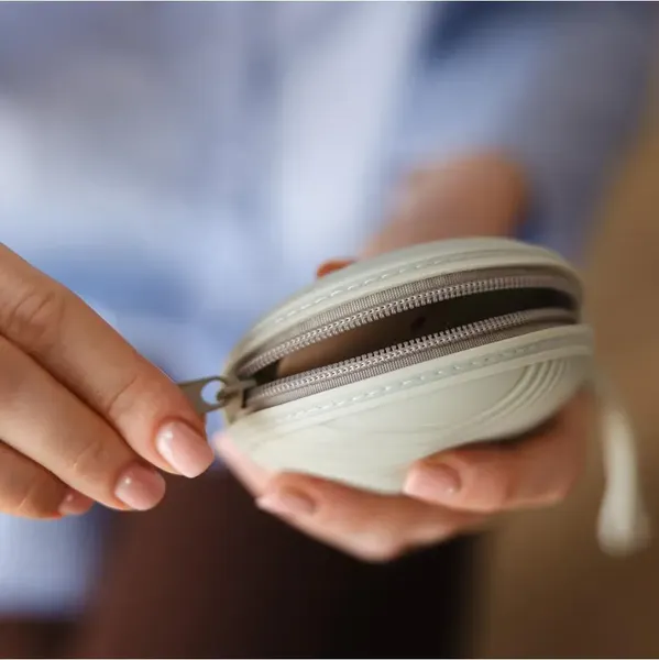 Изображение товара Контейнер для пустышки BabyOno 1569/03 (бежевый)