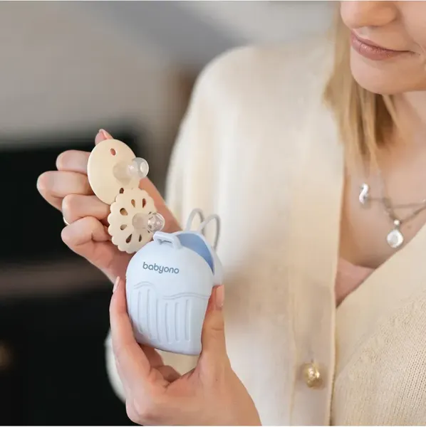 Изображение товара Контейнер для пустышки BabyOno 1656/01 (голубой)