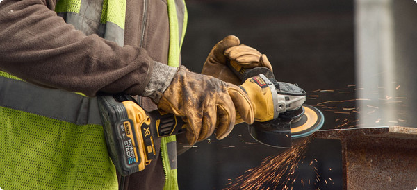 Изображение товара Профессиональная угловая шлифмашина DeWalt DCG407N