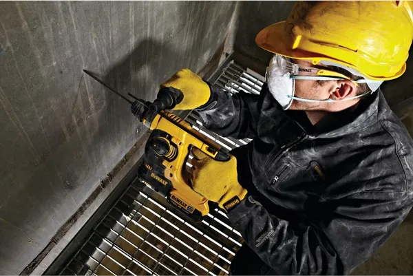 Изображение товара Профессиональный перфоратор DeWalt DCH253M2