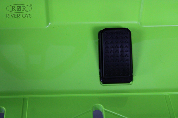 Изображение товара Детский автомобиль RiverToys Jeep / A222AA (зеленый)