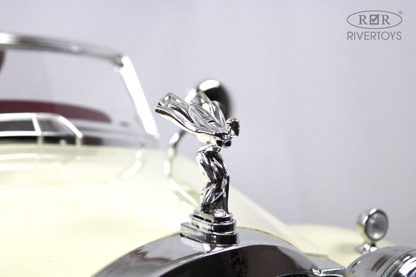 Изображение товара Детский автомобиль RiverToys Rolls-Royce E444EE (бежевый)