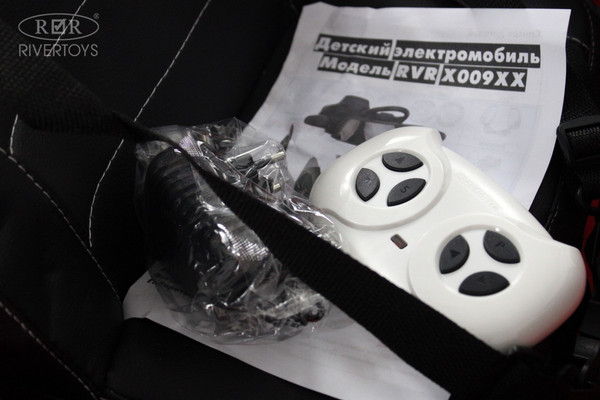 Изображение товара Детский автомобиль RiverToys X009XX (красный)