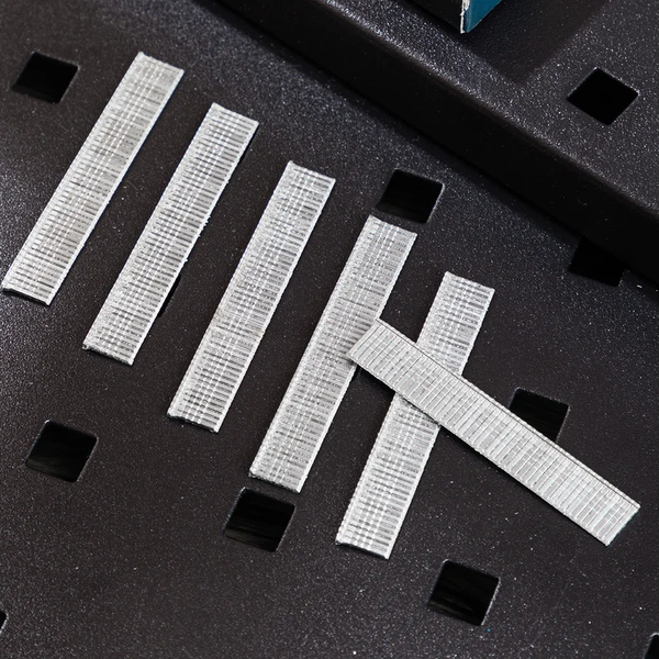 Изображение товара Скобы Deli EDL238010 (2000шт)