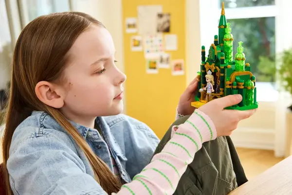 Изображение товара Конструктор Lego Wicked Изумрудный город и замок Киамо Ко 75689
