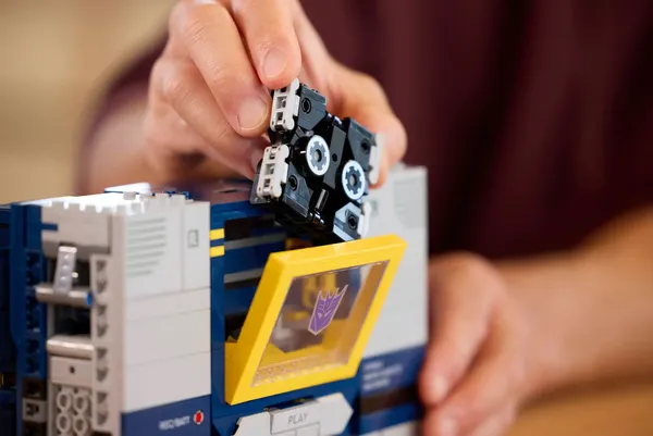 Изображение товара Конструктор Lego Icons Трансформеры: Звуковая волна 10358