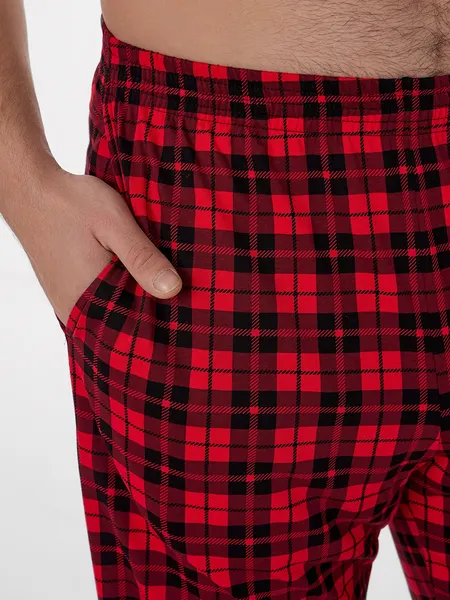 Изображение товара Комплект домашней одежды Mark Formelle 591039 (р.104-94-182/188, черный/черная клетка на красном)