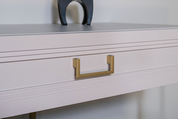 Изображение товара Туалетный столик Ангстрем Дольче спальня ДЛ-500.11 (кашемир серый)