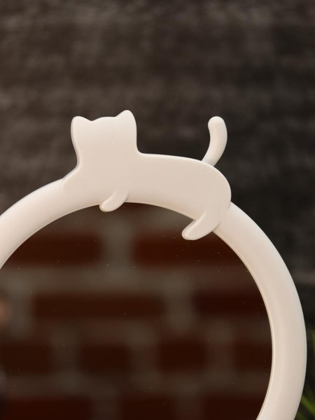 Изображение товара Зеркало косметическое ILikeGift Girly Cat sleeping 157P-352-39-01 (white)