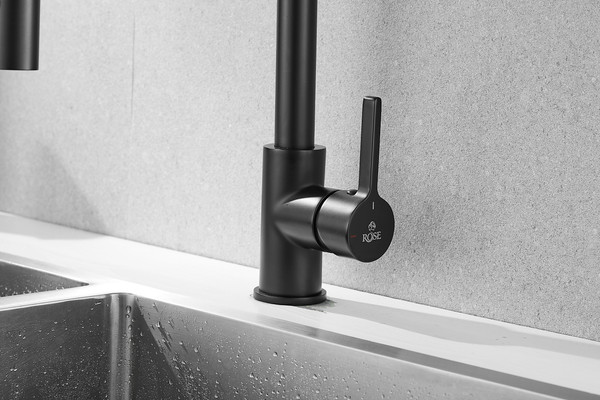 Изображение товара Смеситель Rose R133H (черный)