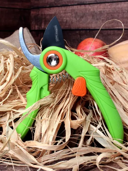 Изображение товара Секатор механический Garden Show Malus L17.5см (салатовый)