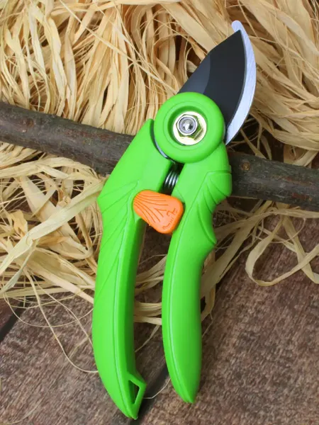 Изображение товара Секатор механический Garden Show Malus L17.5см (салатовый)