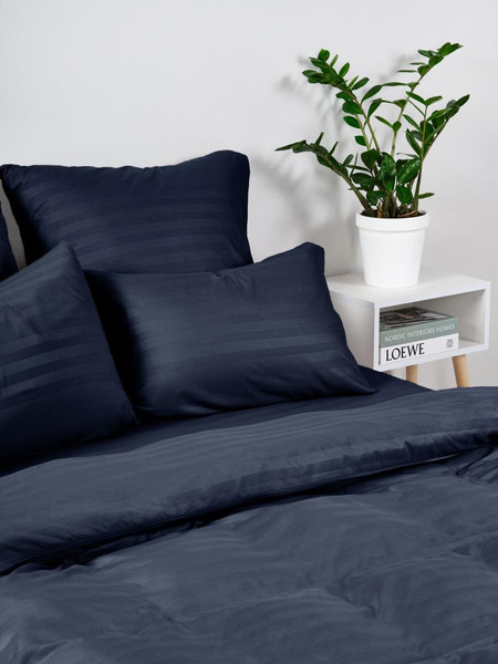 Изображение товара Комплект постельного белья Веселина Синий бархат 004 Страйп ПЭ 2сп Евро 70x70